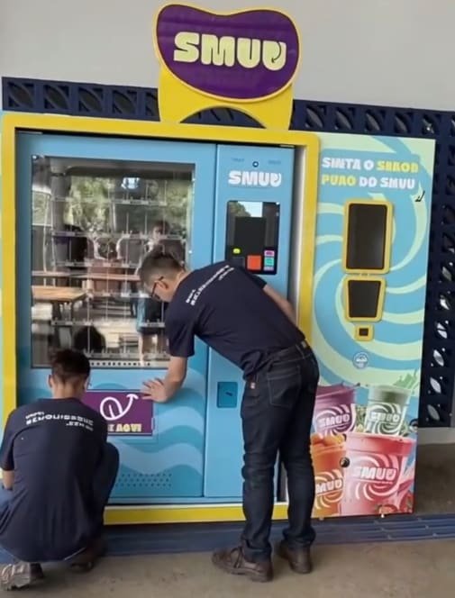 Hommy Smoothie Vending Machine Enters the Best Universities in Brazil